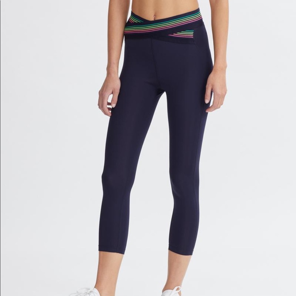 Nylora navy with neon capris